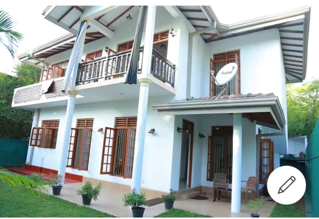 Sanasuma Villa Bentota Bagian luar foto